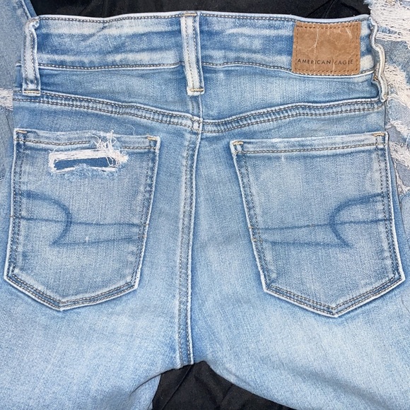 American Eagle Distressed Light Wash Skinny Jeans - Picture 3 of 6